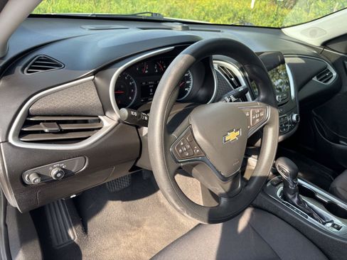Used 2024 Chevrolet Malibu LT FWD image 18