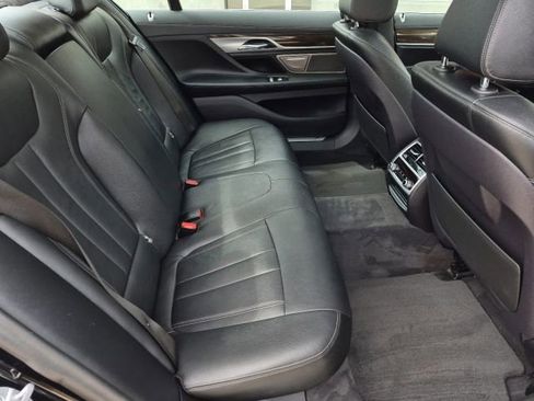 Used 2018 BMW 740i RWD image 18