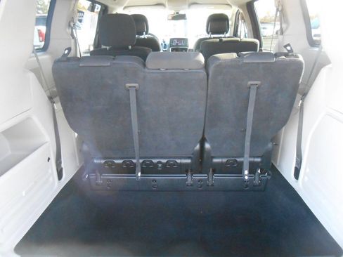 Used 2019 Dodge Grand Caravan SE image 13