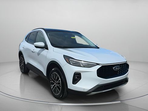 New 2026 Ford Escape PHEV w/ PHEV Premium Package image 3