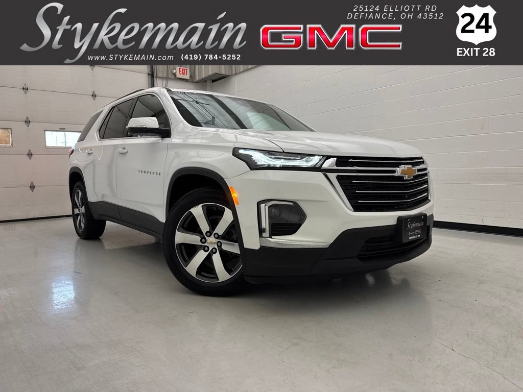 Used 2023 Chevrolet Traverse LT w/ LT Premium Package AWD/4WD image 1