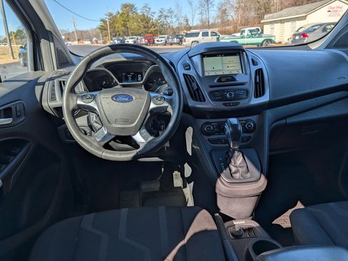 Used 2017 Ford Transit Connect XLT image 11