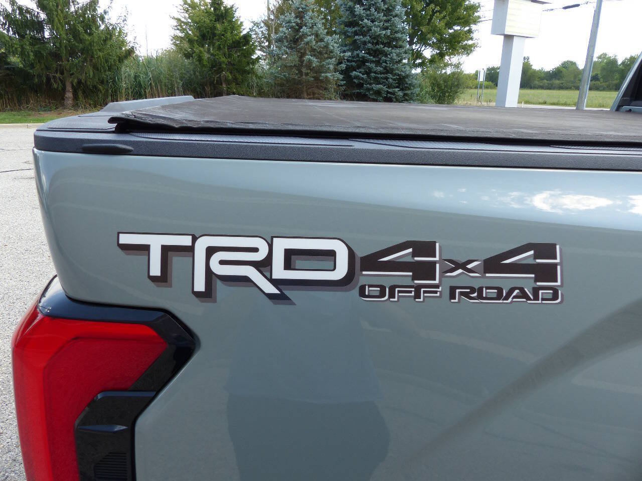 Used 2022 Toyota Tundra SR5 AWD/4WD image 16