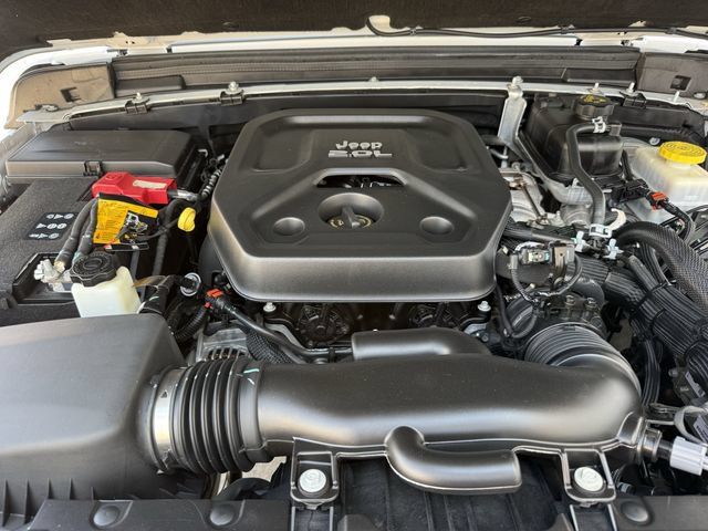Used 2023 Jeep Wrangler Unlimited Sport AWD/4WD image 32