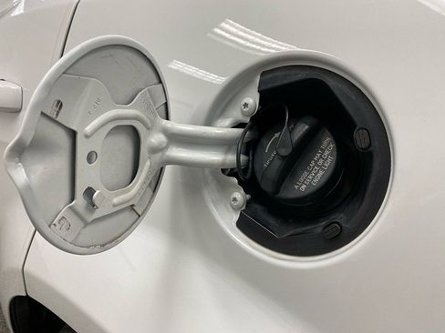 Used 2014 Dodge Avenger SE image 27