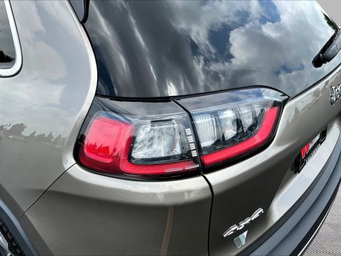 Used 2019 Jeep Cherokee Limited AWD/4WD image 23