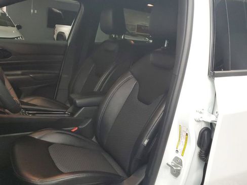 Used 2026 Jeep Compass Latitude AWD/4WD image 17