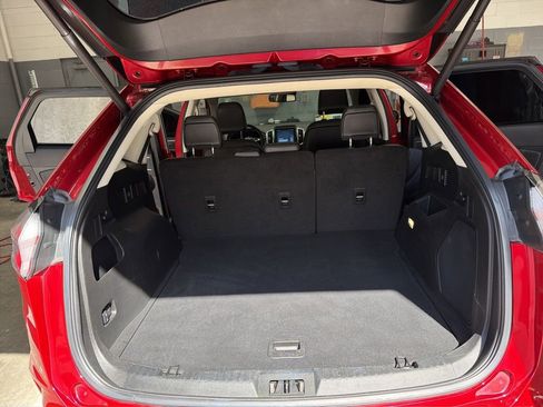 Used 2023 Ford Edge Titanium image 23