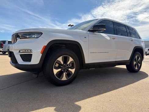 Used 2024 Jeep Grand Cherokee Limited 4xe image 5