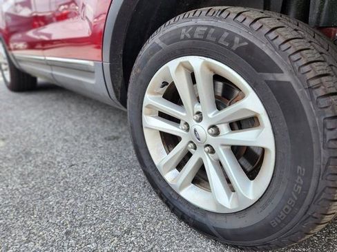 Used 2014 Ford Explorer XLT image 23