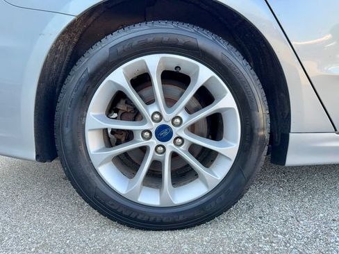 Used 2020 Ford Fusion SE FWD image 28