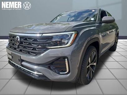 New 2025 Volkswagen Atlas Cross Sport SEL Premium R-Line
