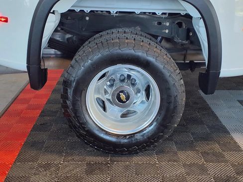 Used 2023 Chevrolet Silverado 3500 High Country w/ Snow Plow Prep/Camper Package AWD/4WD image 7