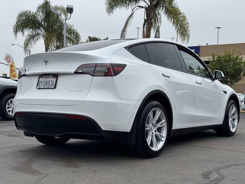 Used 2021 Tesla Model Y Long Range AWD/4WD image 15