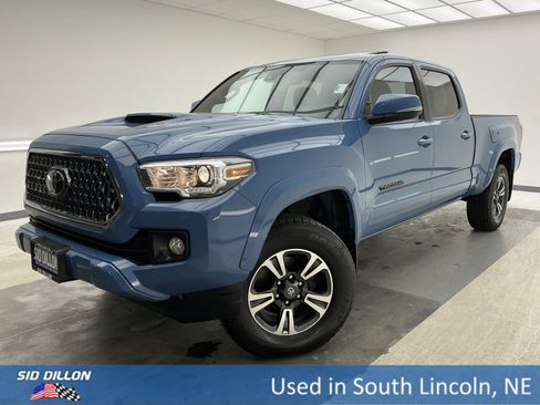 Used 2019 Toyota Tacoma TRD Sport image 1