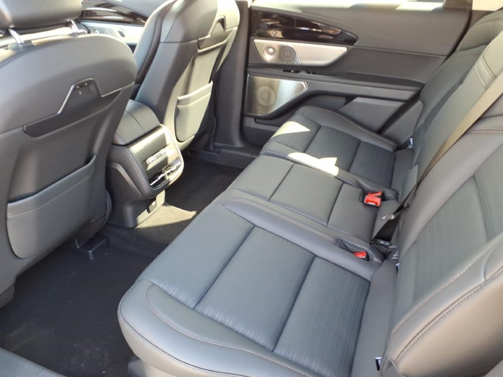New 2026 Lincoln Nautilus Reserve AWD/4WD image 10