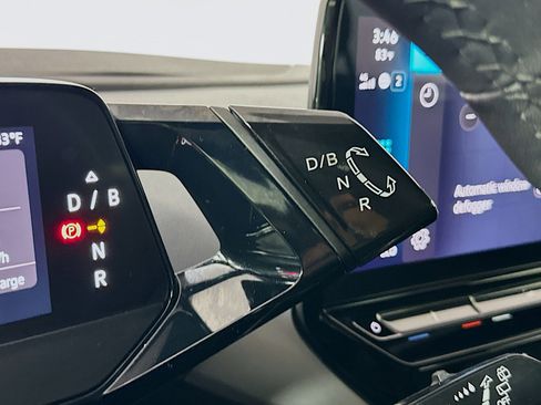 Used 2023 Volkswagen ID.4 Pro S AWD/4WD image 24