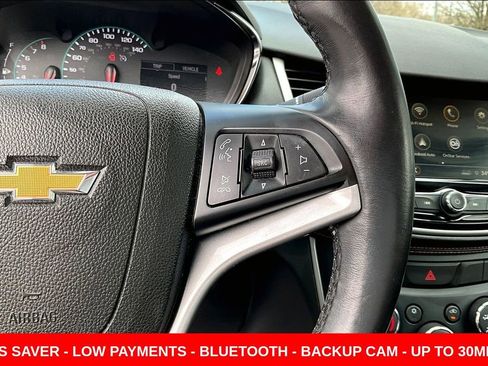 Used 2018 Chevrolet Trax LT w/ LT Convenience Package image 12
