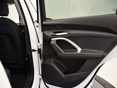 Used 2025 Audi Q5 Premium w/ Convenience Package image 49