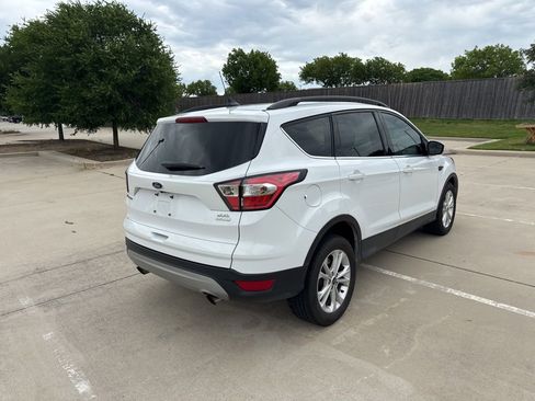 Used 2018 Ford Escape SEL FWD image 10
