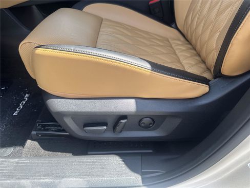 Used 2023 Nissan Rogue Platinum w/ Platinum Premium Package FWD image 12