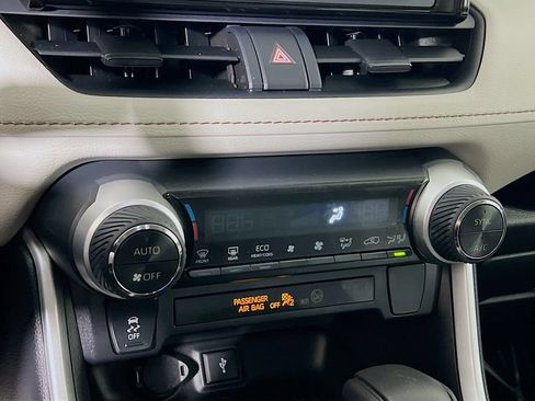 Certified 2022 Toyota RAV4 XLE w/ Convenience Package AWD/4WD image 14