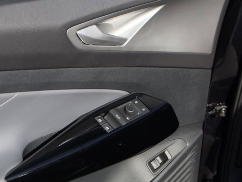 Used 2024 Volkswagen ID.4 S image 18