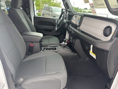 New 2025 Jeep Gladiator Sport image 55