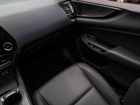 Used 2023 Lexus NX 350 AWD image 17