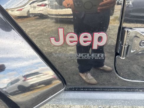 Used 2021 Jeep Wrangler Unlimited Rubicon w/ Xtreme Recon 35" Tire Package image 16