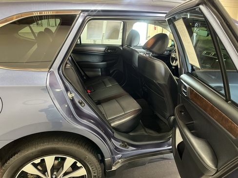 Used 2017 Subaru Outback 2.5i Limited AWD/4WD image 16