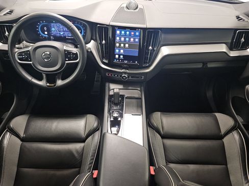 Used 2022 Volvo XC60 B5 R-Design w/ Advanced Package image 13