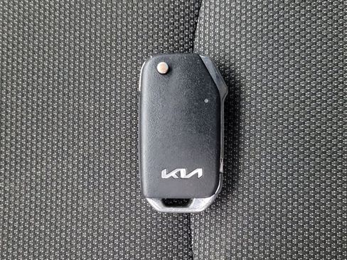 Used 2022 Kia Forte LXS image 32