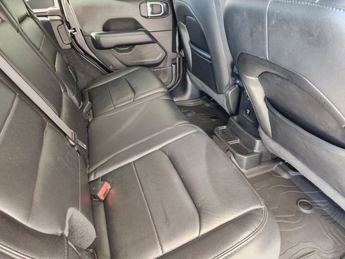 Used 2020 Jeep Wrangler Unlimited Sahara AWD/4WD image 33