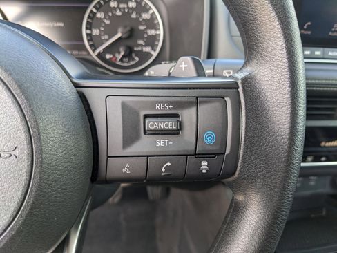 Used 2024 Nissan Rogue SV AWD/4WD image 37