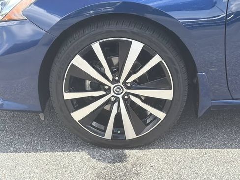 Used 2019 Nissan Altima 2.5 SR w/ SR Premium Package FWD image 13