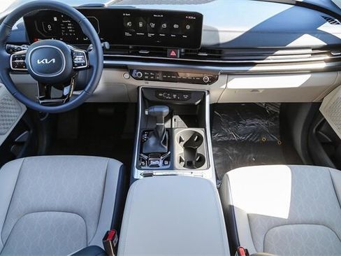 New 2026 Kia Carnival SX w/ SX Dark Edition Package image 12