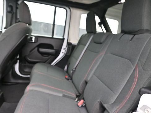 Used 2025 Jeep Wrangler Unlimited Rubicon image 28