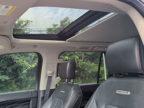 Used 2019 Ford Expedition Platinum RWD image 14