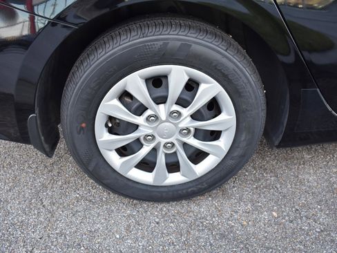 Used 2024 Kia Forte LX image 9