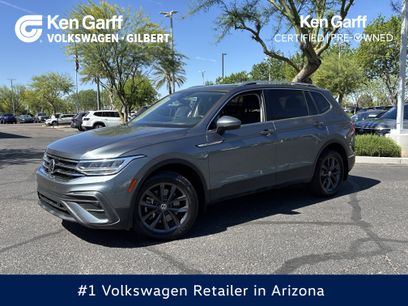 Used 2022 Volkswagen Tiguan SE w/ Panoramic Sunroof Package