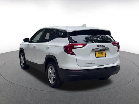 Used 2024 GMC Terrain SLE FWD image 11