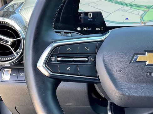 Used 2025 Chevrolet Equinox LT AWD/4WD image 23