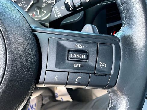 Used 2023 Nissan Rogue S AWD/4WD image 19