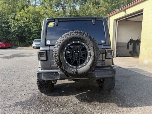 Used 2019 Jeep Wrangler Unlimited Sport S AWD/4WD image 6