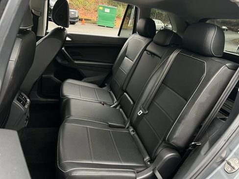 Used 2021 Volkswagen Tiguan SE w/ Panoramic Sunroof Package image 19