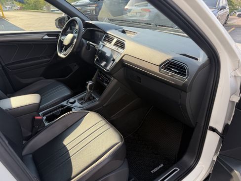 Used 2022 Volkswagen Tiguan SE R-Line AWD/4WD image 35