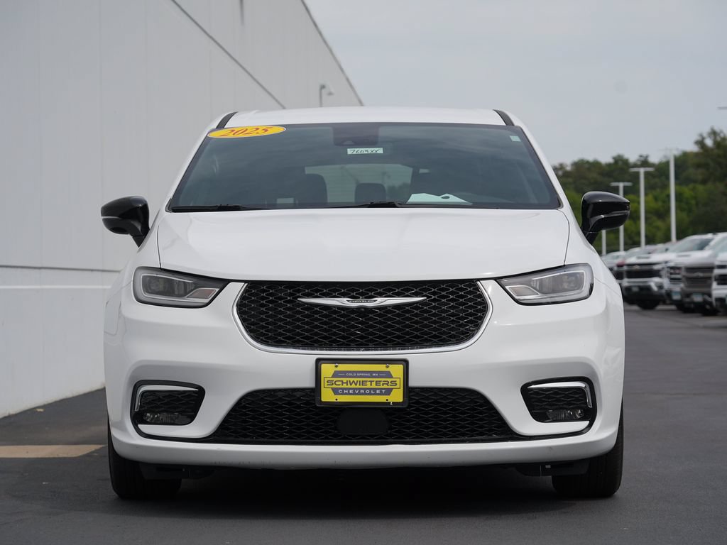 Used 2025 Chrysler Pacifica Select FWD image 8