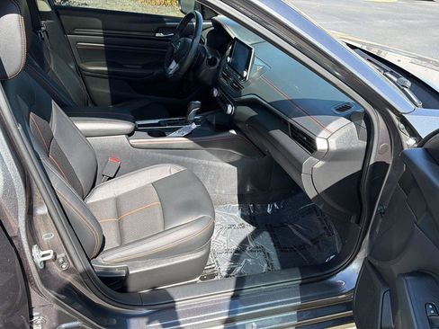 Used 2021 Nissan Altima 2.5 SR w/ SR Premium Package FWD image 13