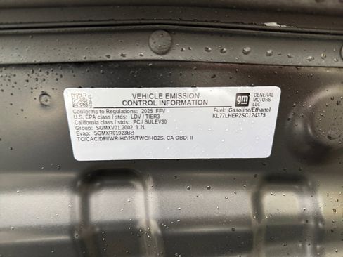 Used 2025 Chevrolet Trax LT image 24